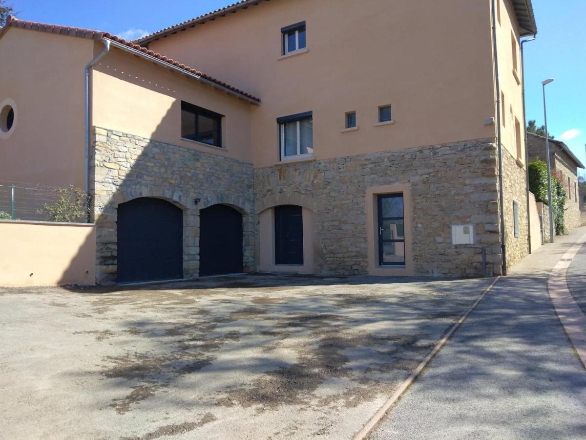 Apartamento Studio Le Ménascle Saint-Georges-de-Luzençon Exterior foto